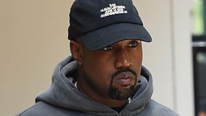 Kanye West hat sich für antisemitische Äußerungen entschuldigt. Foto: TK/starmaxinc.com/ImageCollect