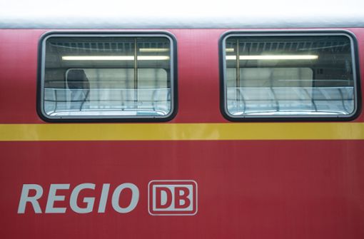 In einem überhitzten Regionalexpress der Deutschen Bahn ist eine Frau kollabiert (Symbolbild). Foto: dpa