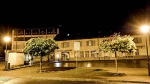 Bei einer Axt-Attacke eines 17-Jährigen in der Schweiz sind meherere Menschen verletzt worden – zum Beispiel auf dem Postplatz in Flums. Foto: dpa