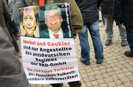 In der verzerrten Gedankenwelt rechter Populisten sind deutsche Politiker „Volksverräter“. Foto: dpa