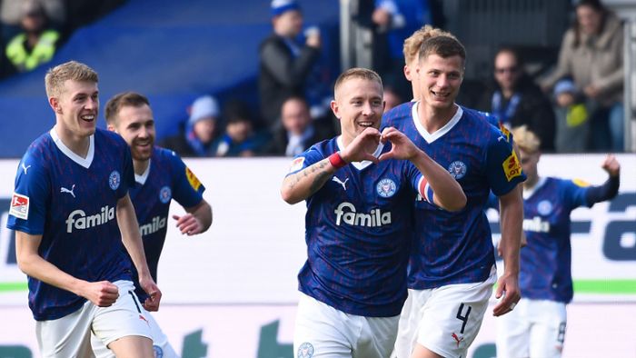Kiel baut Vorsprung aus - Wildes Schalke-Spiel