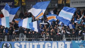 Die Fans der Blauen fiebern der Entscheidung im Aufstiegsrennen entgegen. Foto: Baumann/Hansjürgen Britsch