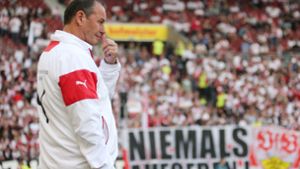 Huub Stevens hat den VfB Stuttgart als Trainer gleich zweimal vor dem Abstieg bewahrt. Foto: Baumann/Alexander Keppler