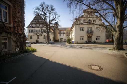Wo sonst reges Leben herrscht, ist es zurzeit absolut still wie hier um das Schloss in Stetten. Foto: Gottfried Stoppel/Gottfried Stoppel