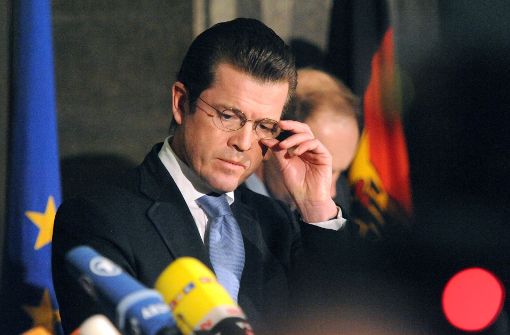 Nach seinem Rücktritt im Jahr 2011 betritt Karl-Theodor zu Guttenberg nun offenbar wieder die politische Bühne. Foto: dpa