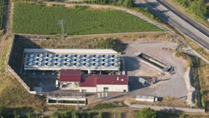 Die Geothermieanlage in Insheim wirkt unscheinbar – der Wein, der oberhalb davon wächst, wird vom Unternehmen aufgekauft. Foto: Klaus Venus