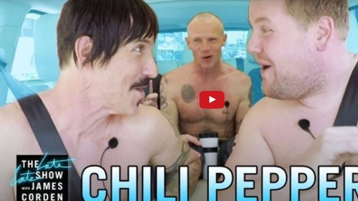 Die Red Hot Chili Peppers ziehen blank