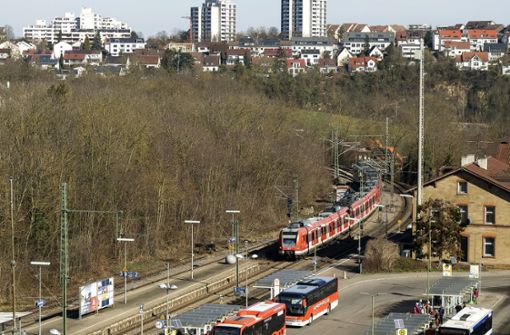 Für einige Kommunen im ehemaligen Kreis Leonberg bietet die S-Bahn-Linie  6 eine direkte Anbindung an Stuttgart. Foto: Simon Granville