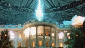 Eines der berühmtesten Bilder der modernen Filmgeschichte: In Roland Emmerichs „Independence Day“ attackiert ein riesiges Ufo das Weiße Haus Foto: imago images/Mary Evans