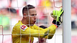 Leipzigs Torhüter Peter Gulacsi zeigte eine starke Leistung gegen Dortmund. Foto: Jan Woitas/dpa