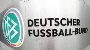 Das Bildmotiv täuscht – der DFB ist zurzeit in arger Schieflage. Foto: imago/osnapix