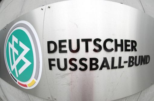 Das Bildmotiv täuscht – der DFB ist zurzeit in arger Schieflage. Foto: imago/osnapix