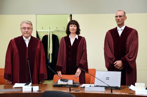 Bundesanwalt Herbert Diemer, Oberstaatsanwältin Anette Greger und Bundesanwalt Jochen Weingarten (v.l.n.r.) Foto: dpa Pool