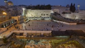 Der Tempelberg in Jerusalem soll künftig lückenlos videoüberwacht werden. Foto: dpa