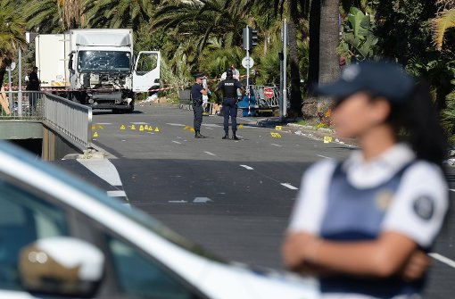 Hätte der Anschlag von Nizza verhindert werden können? Offenbar nur ein Polizeiauto vor Ort. Foto: dpa