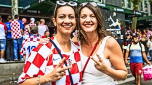 Die beiden Susanas feuern die kroatische Mannschaft an. Foto: Lichtgut/Julian Rettig