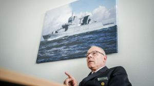 Vizeadmiral Jan Christian Kaack: Ich bin mir da mit dem Minister einig, denn wir müssen jetzt in die Flotte der Zukunft investieren. Foto: Kay Nietfeld/dpa