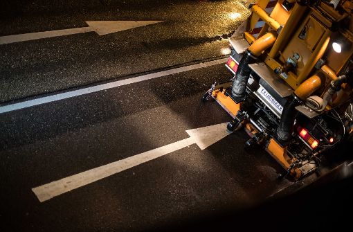 Mit speziellen Fahrzeugen werden in Stuttgart die Straßen von Feinstaub gereinigt. Laut Meteorologen zeigen diese nun Wirkung. Foto: Lichtgut/Max Kovalenko