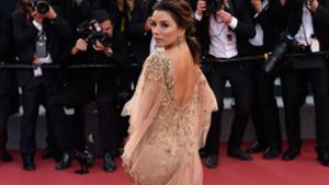 Die Schauspielerin Eva Longoria auf dem Roten Teppich bei den Filmfestspielen in Cannes. In unserer Bildergalerie zeigen wir, welche Stars sich am Dienstag außerdem zeigten. Foto: Getty Images Europe