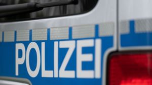 Pedelec-Fahrer stürzt in Eberdingen-Hochdorf: Golf-Fahrerin fährt  unerwartet los