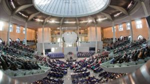 Eine von Bundestagspräsident Norbert Lammert ins Spiel gebrachte Regeländerung bezüglich des Alterspräsidenten des Bundestages sorgt für breite Diskussionen. Foto: dpa