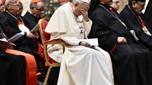 Endlich sehen, was man nie sehen wollte: Papst Franziskus bei einem Treffen zum Thema sexueller Missbrauch. Foto: dpa