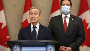 Kanadas Minister Francois-Philippe Champagne (links) und Marco Mendicino begründen den Ausschluss Huaweis beim 5-G-Ausbau. Foto: Imago//David Kawai