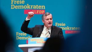 FDP-Fraktionschef Hans-Ulrich Rülke wirft der Landesregierung beim Streit um den Einbau von Wärmepumpen Planwirtschaft vor. (Archivbild) Foto: dpa/Bernd Weißbrod