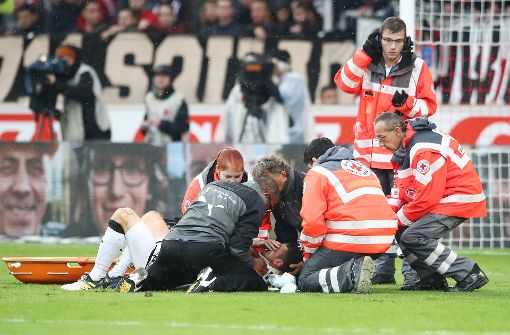 VfB-Kapitän Gentner verletzte sich beim Spiel gegen Wolfsburg schwer. Foto: Bongarts