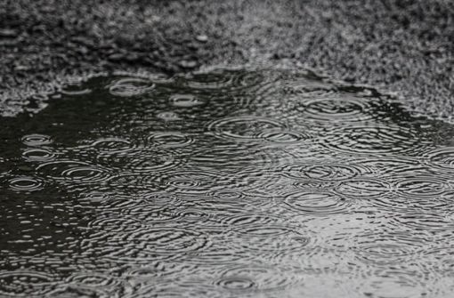 In den kommenden Tagen erwartet Baden-Württemberg viel Regen (Symbolbild). Foto: IMAGO/aal.photo/IMAGO/Piero Nigro