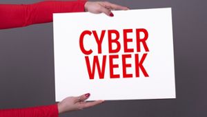 Die Cyber Week startet mit dem Cyber Monday. Foto: Valeria Venezia / shutterstock.com