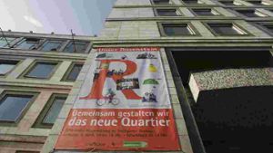 Die Stadt wirbt am Rathaus um die Bürgerbeteiligung für das Rosensteinquartier Foto: Lichtgut/Leif Piechowski