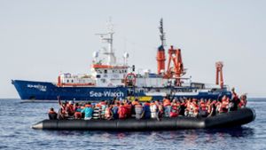 Ein Rettungsschiff im Mittelmeer darf nicht direkt aus der Stadtkasse unterstützt werden, sagt die Rechtsaufsicht. Foto: epd/Thomas Lohnes