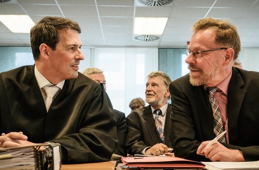 Kläger Rainer Bohnet von der Stuttgarter Netz AG (re.) mit Anwalt Michael Sitsen. Foto: Lichtgut/Leif Piechowski