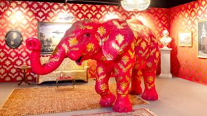 Der Elefant im Raum war im Jahr 2006 Bestandteil der „Barely Legal“-Ausstellung von Banksy – da allerdings war das Tier echt. Foto: Mystery of Banksy/Dominik Gruss