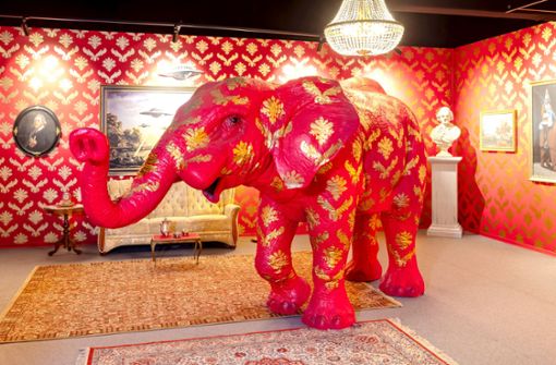 Der Elefant im Raum war im Jahr 2006 Bestandteil der „Barely Legal“-Ausstellung von Banksy – da allerdings war das Tier echt. Foto: Mystery of Banksy/Dominik Gruss