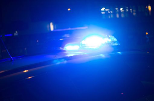 Laut Polizei fuhr der Mann in eine Leitplanke. (Symbolbild) Foto: IMAGO/aal.photo/IMAGO/Alexander Pohl