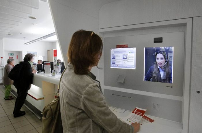 Sparrunde für Reisezentren: Bahn will Videoschalter in der Region