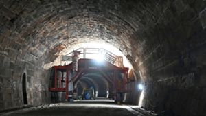Der Bau des Iristunnels durch den Hacksberg ist auf einem guten Weg. Das Gesamtprojekt wird sich dennoch verzögern. Foto: dpa/Bernd Weissbrod