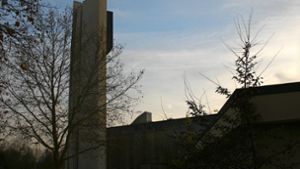 Der Turm und auch die Form der Kirche bleiben erhalten. Davon abgesehen ändert sich aber einiges für die katholische Gemeinde St. Ulrich. Foto: Kai Müller