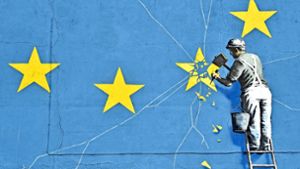 Ein Banksy-Wandbild in Dover thematisiert den EU-Austritt. Darin erkennen mittlerweile viele Briten  ein klassisches Eigentor. Foto: AFP/GLYN KIRK
