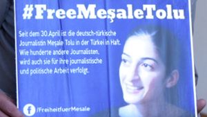 Der in der Türkei inhaftierten deutschen Journalistin und Übersetzerin Mesale Tolu drohen laut einem Medienbericht 15 Jahre Haft. Foto: dpa