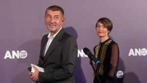 Der Milliardär Andrej Babiš und die ANO-Sprecherin Lucie Kubovicova. Foto: AFP