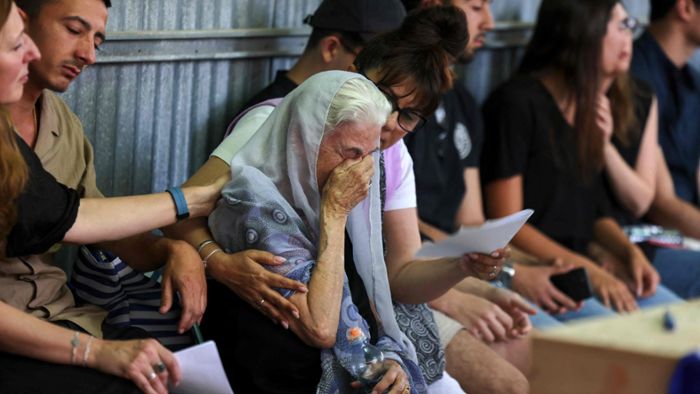 Hunderte Trauergäste bei Beisetzung von Shani Louk in Israel