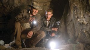 Indiana Jones (links, Harrison Ford) und sein Sohn Mutt Williams (Shia LaBeouf) in einer Szene aus „Indiana Jones und das Königreich des Kristallschädels“. Foto: dpa/A3322 Universal/David James