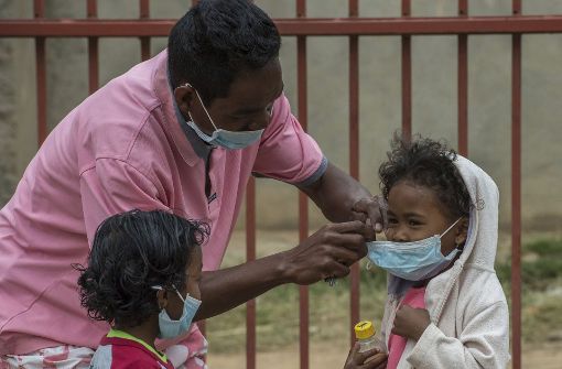 Die Menschen in Madagskar schützen sich vor dem Pestbakterium: Laut der Weltgesundheitsorganisation WHO starben seit August 24 Menschen an der Pest; 131 infizierten sich. Foto: AP