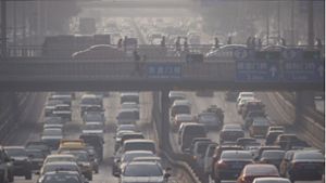 In Tianjin dürfen, je nach Wochentag, nur die Hälfte aller Autos auf die Straßen. (Symbolbild) Foto: EPA
