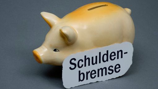 Eine knappe Mehrheit der Deutschen will einer Umfrage zufolge an der Schuldenbremse festhalten (Symbolfoto). Foto: IMAGO/Steinach/IMAGO/Sascha Steinach