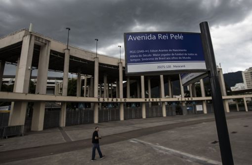 „Avenida Rei Pelé“ heißt nun eine Straße am Maracana-Stadion in Rio de Janeiro. Foto: dpa/Bruna Prado