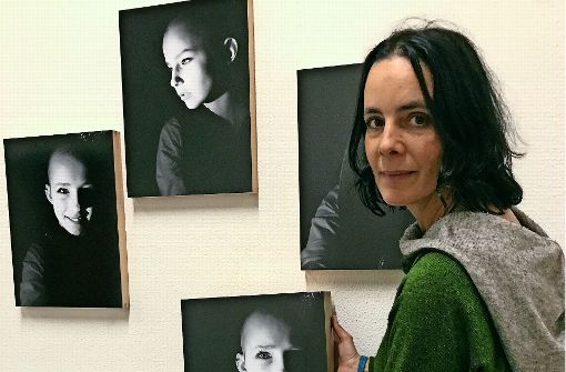 Bilder einer Ausstellung: Daniela Aldinger zeigt Majas Selfies. Foto: Martin Haar